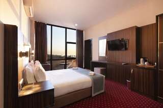 Отель Legend Business Hotel Batumi Батуми Двухместный номер с 1 кроватью с видом на море-1
