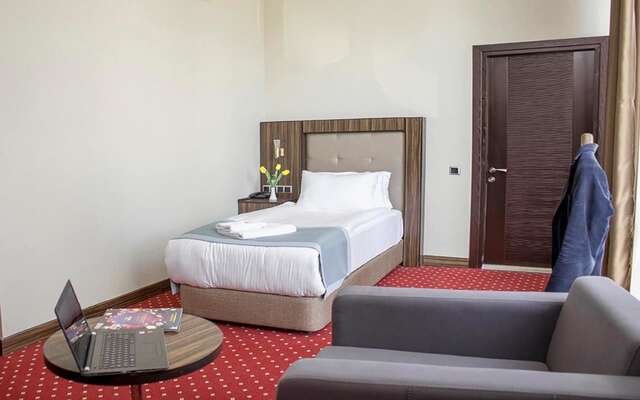 Отель Legend Business Hotel Batumi Батуми-35